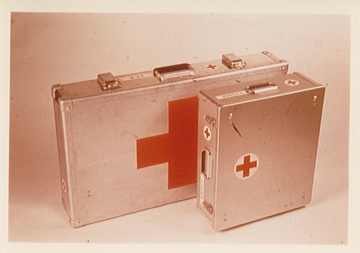 Development of the first emergency kit-AKW (respiration-circulation-resuscitation)